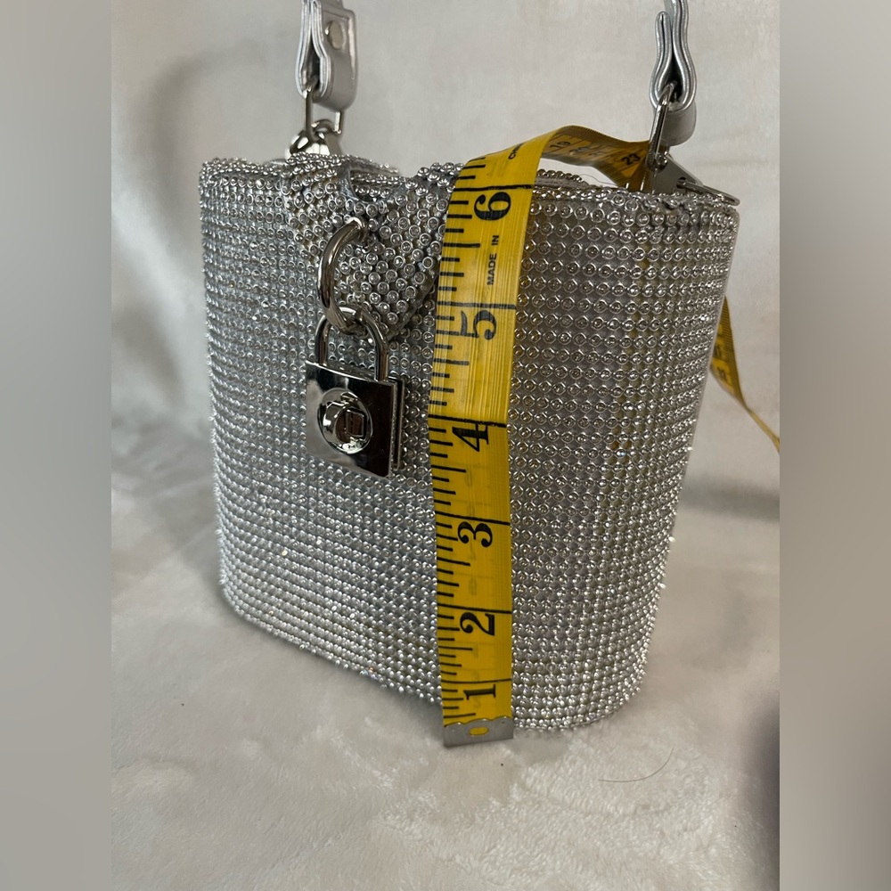 Rainstone handbag with locket clasp, silver sparkly cocktail party ready - Picture 8 of 10